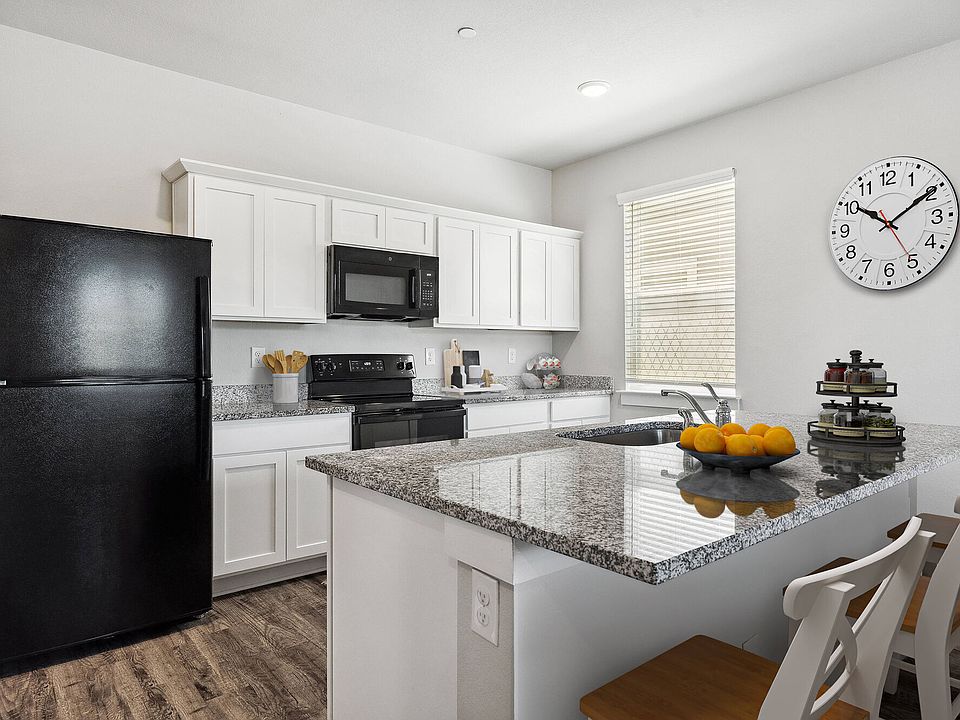 1st image of 520 Powell Dr #1204
