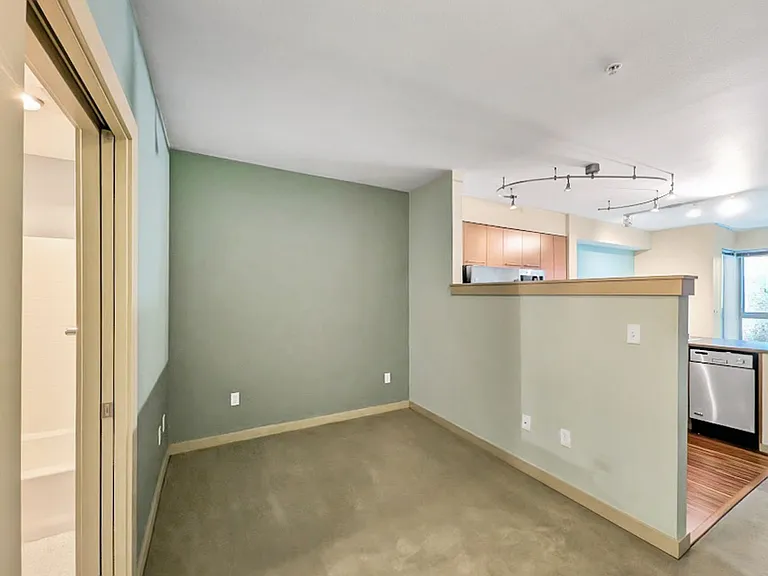 1410 E Pine St #W208 — Photo 8