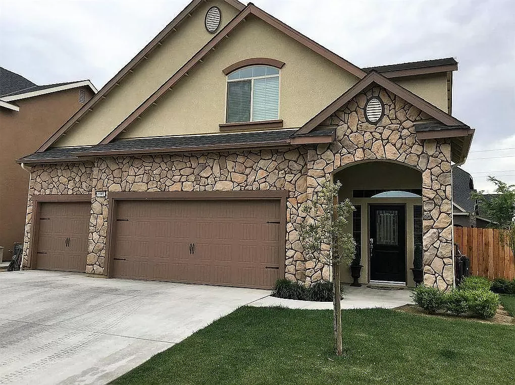 3 bed, 2.5 bath, 2097 sqft, $2,595 — Photo 1