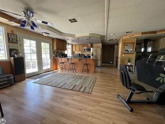 4th image of 20687 Morgan Dr