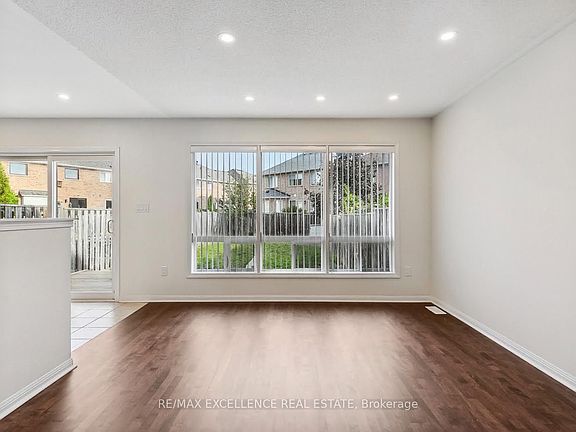 4th image of 2406 Baintree Cres