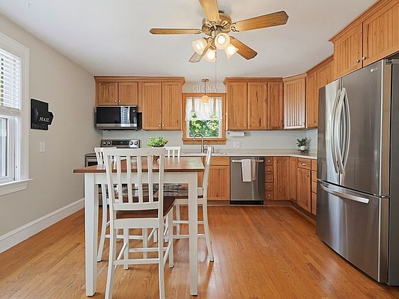 4th image of 30 Orchard St