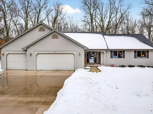 1156 Shaggy Bark Dr, Neenah, WI 54956