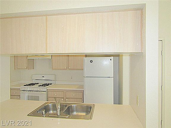 4th image of 3752 Full Moon Dr