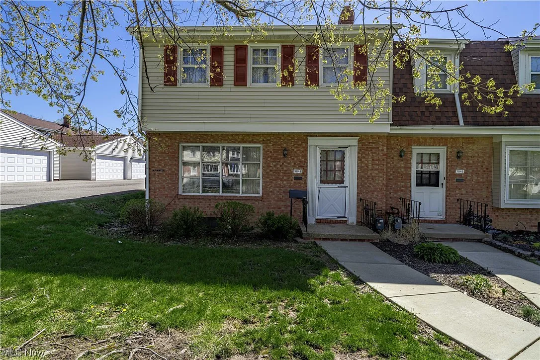 5841 Bear Creek Dr photo 1