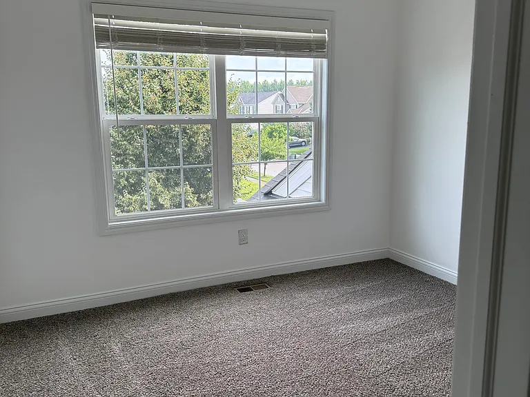 319 Kastlekove Dr — Photo 10