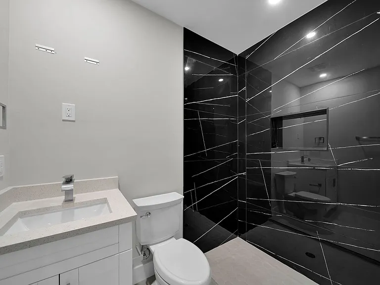 462 Lampion Ave S — Photo 10