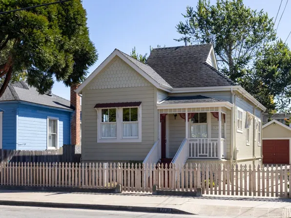 1260 7th St, Monterey, CA 93940