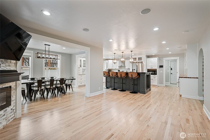 5th image of 2501 Hickory Avenue