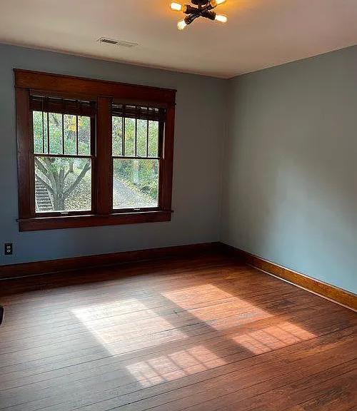 222 S Rogers St — Photo 12