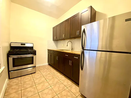 Rented by Lang Realty LLC | media 2