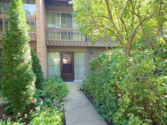2nd image of 5939 Oakwood Dr #143-H