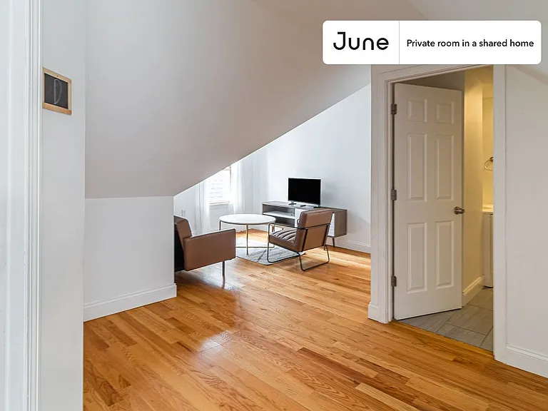 29 Alston St #C — Photo 10
