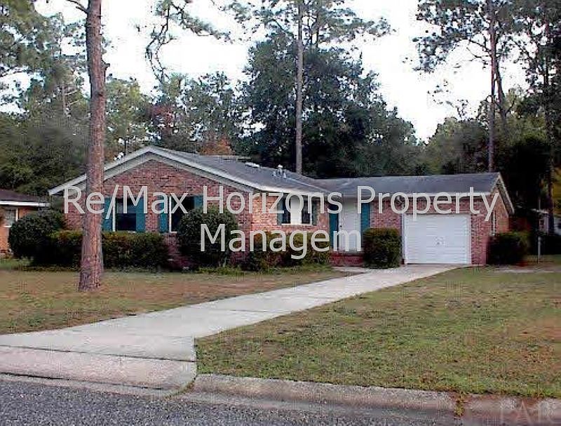 1st image of 3700 Forest Glen Dr