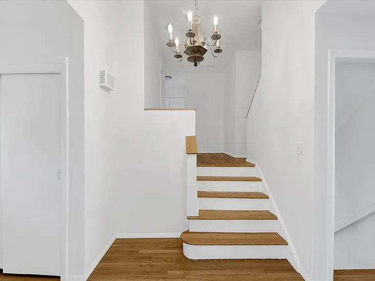 118 Van Etten Blvd — Photo 26