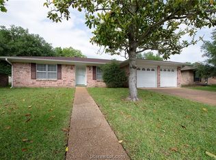 2305 Devonshire St, Bryan, TX 77802