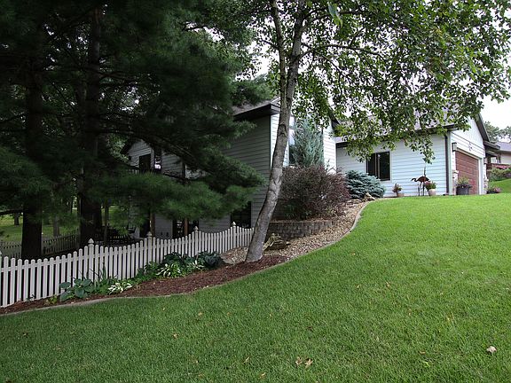 3rd image of 1001 Canary Ln