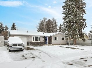 290 Conifer St, Strathcona County, AB T8A 1M3