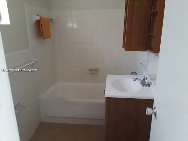 236 Madeira Ave #6 — Photo 7