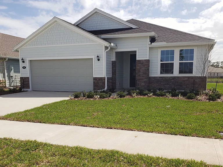 89 Signet Cir — Photo 1