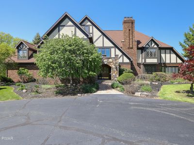 555 Valley View Rd, Dallas, PA, 18612