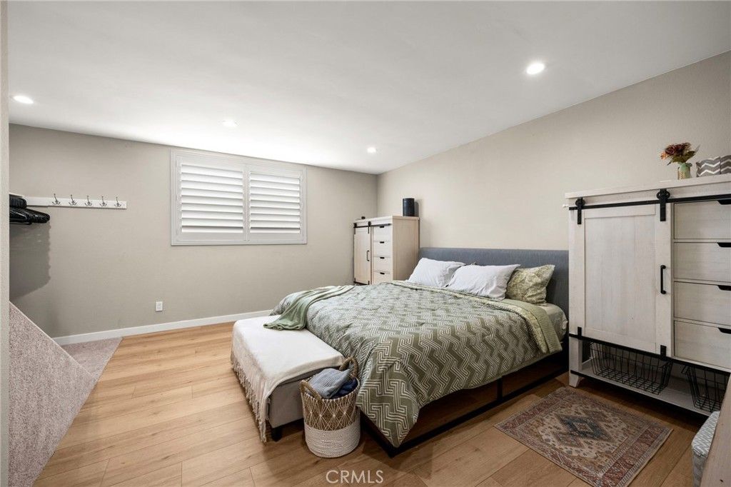2452 Chelsea Pl APT M, Santa Monica, CA - More
