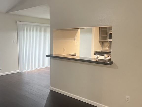 4th image of 3900 Glen Knoll Ct