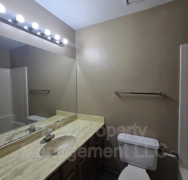 9105 W Westlawn St #1 — Photo 14