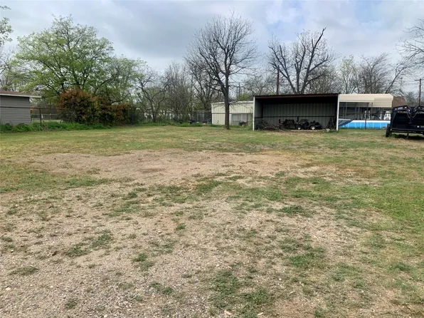 710 & 712 E 9th St, Coleman, TX 76834