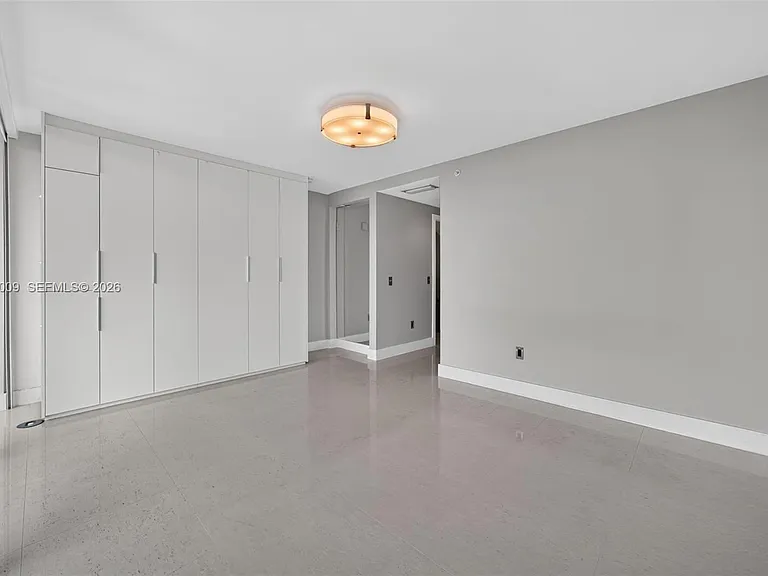 2950 NE 188th St #406 — Photo 31