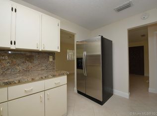 10331 SW 5th St, Sweetwater, FL 33174