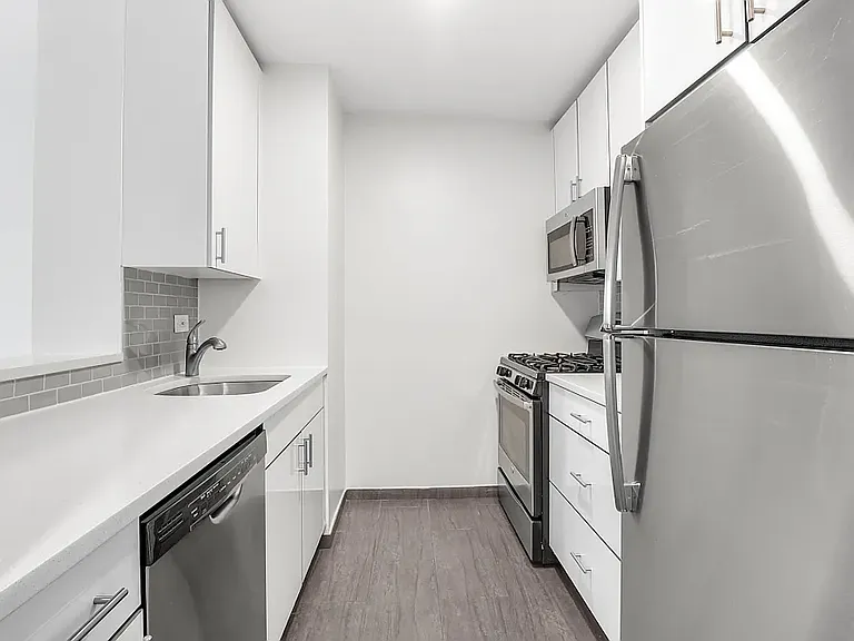 520 W 43rd St #31JJ — Photo 7