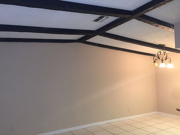3rd image of 3082 Saint Paul Dr