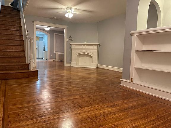 3rd image of 1319 Devereaux Ave