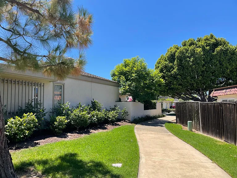 4241 Sandburg Way — Photo 11