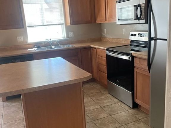 4th image of 1450-1456 S Missouri Ave #3B-2BA