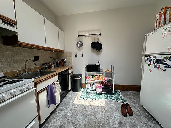 2nd image of 17 Aberdeen St