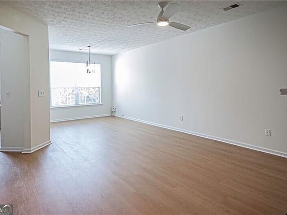 4th image of 210 Park Green Rd