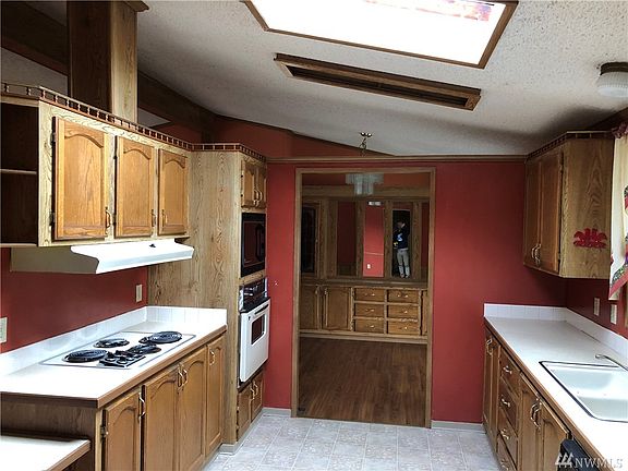 4th image of 180 E Lakewood Ct