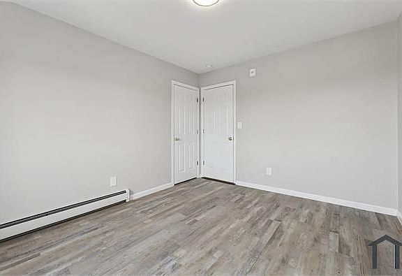 2nd image of 240 Broadway #5