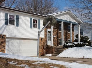 3207 W Wilshire Dr, Peoria, IL