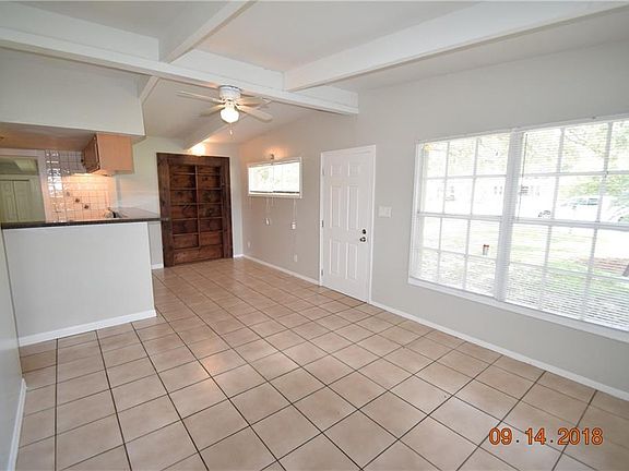 3rd image of 10106 Mariposa Pl