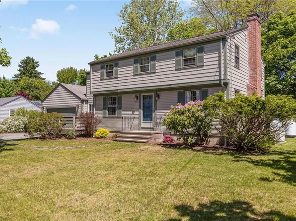 14 Laurel Ln, Barrington, RI 02806