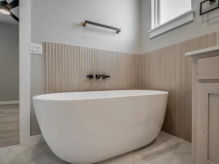 15 N Walnut St — Photo 7