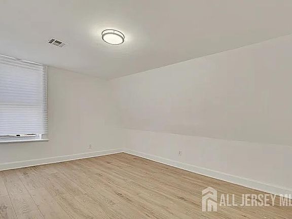 5th image of 110 N 17th St #3