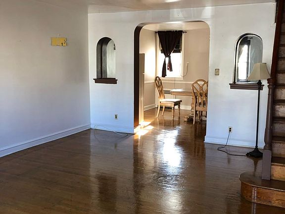 2nd image of 3118 Glenview St