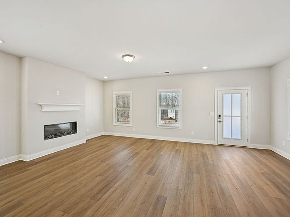 The Cromwell floorplan with the Modern Cottage - Linen interior package.