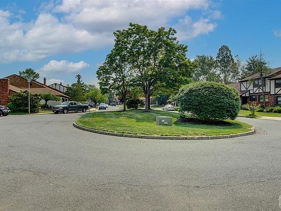 4th image of 10 Cheltenham Pl