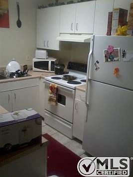 3rd image of 1426 Hudson St APT 2