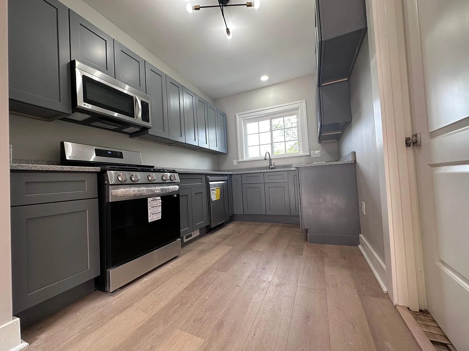 2 bed, 1500 sqft, $1,650 — Photo 1